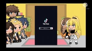 marinette futur LALISA BLACKPINK