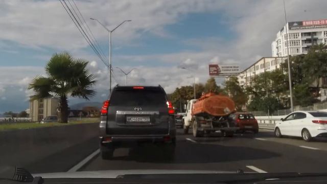 Пробки на улице Ленина в Адлере. Улица Ленина в Адлере. Как объехать пробку в Адлере. смотреть онлайн