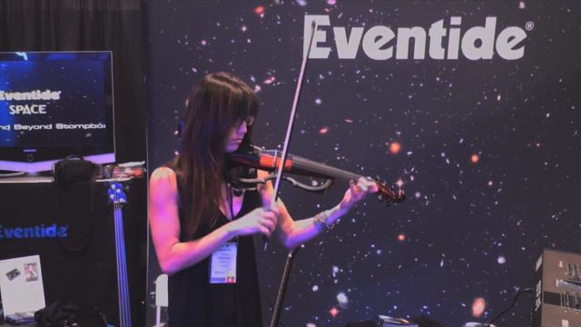 Christine Wu plays electric violin through Eventide Space смотреть онлайн