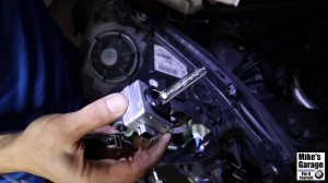 Xenon light replacement HID BMW E60 2008-2010 / Замена лампы ксенона
