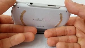 PSP Go Versus Xperia Play