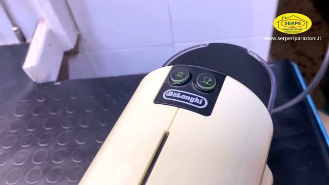 DeLonghi Nespresso EN80 - Tutorial Decalcificazione смотреть онлайн