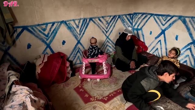 Courage at the peak:the soldier's unyielding determination to support children and sick mother смотреть онлайн