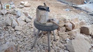 Инструмент каменщика: стол для обработки камня