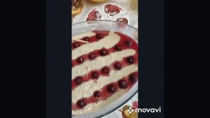 Пирог на молоке с вареньем