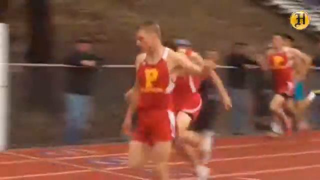 Kevin Telford hangs on to win the Gabilan Division 400 for Palma in a season best 50.43 смотреть онлайн