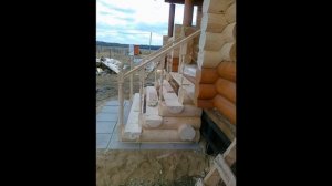 Крыльцо для частного дома из дерева  конструкция, варианты.