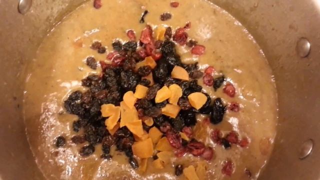 Хлебный суп с сухофруктами и сливками. смотреть онлайн