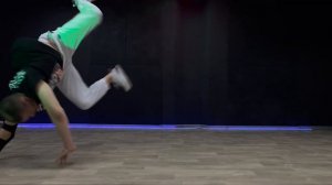 СЛОЖНЫЕ ЭЛЕМЕНТЫ BREAK-DANCE.Bboy Akra&Fractal