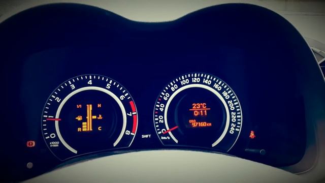 Тойота Королла: белые шкалы подсветки смотреть онлайн