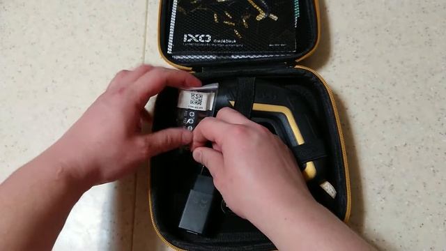 ОНЛАЙН ТРЕЙД.РУ — Отвертка аккумуляторная Bosch IXO Gold&Black(0.603.9A8.00L)Арт.1591965 смотреть онлайн