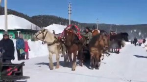 Парад русских троек в селе Кага