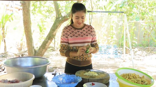 Buy boiled bamboo shoot from the market for cooking / Market show / By Countryside Life TV смотреть онлайн