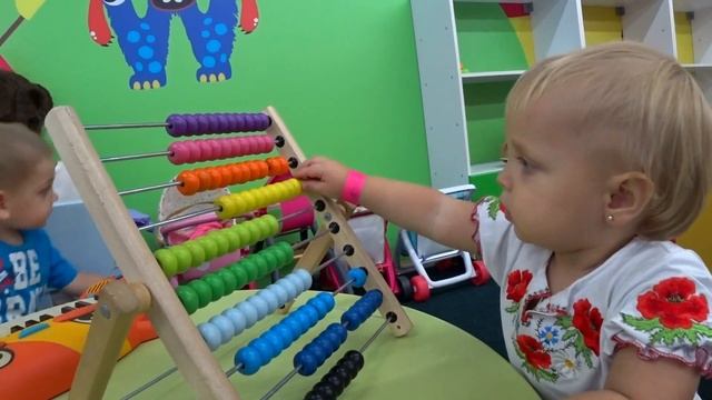 Игровая комната "Fly Kids". Куклы, машинки, конструктор "Lego" , детская кухня. Видео для детей смотреть онлайн