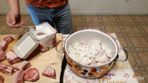 ?ШАШЛЫК ИЗ СВИНЫХ РЁБЕР. Сочный шашлык на уксусе с приправами. Рёбрышки свиные. ВКУСНЯШКА ИЗ МЯСА!