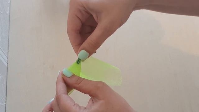 Букет из конфет.  Вставка из флористической органзы.