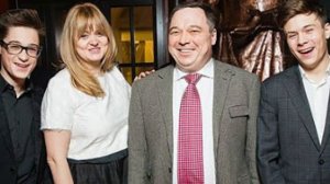 Поклонники твердят, что дочь Анны Михалковой — копия дедушки Никиты: Сложно отвести глаза от фото