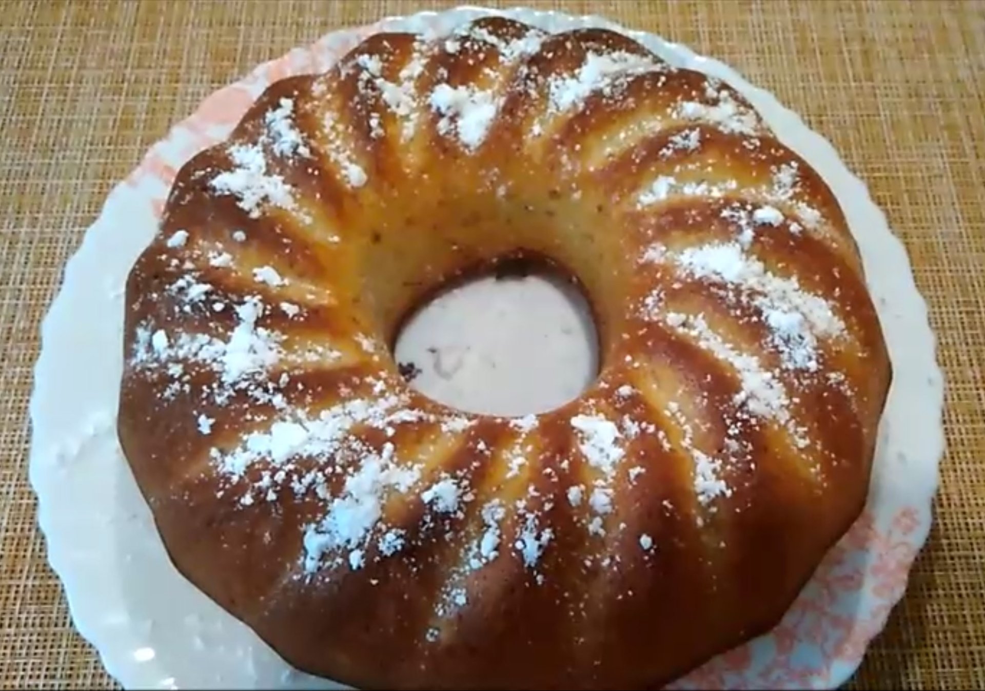 Пышный банановый кекс.mp4