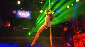 Педагог Школы pole dance EXOTIC DANCE Ольга Байкова. Серебро