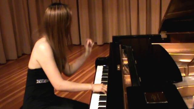 JANET TRIYARN - "Let it go" from Disney's Frozen (Piano Cover) Janet Triyarn Piano Studios смотреть онлайн