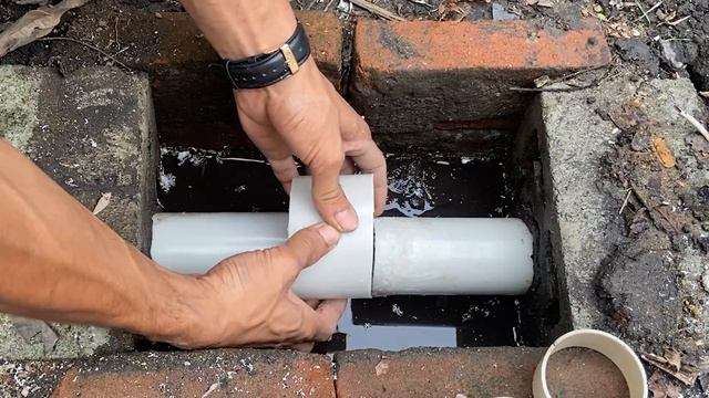 Experimental Idea !! How to connect pvc pipe in a narrow place without a connection