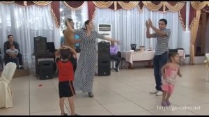 Веселые цыганские танцы. Танцуют мужчины и женщины