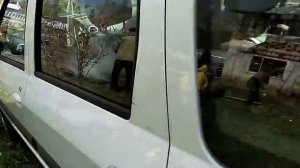 LADA Largus. Багажник - мечта дачника! Везет всё! Объем - почти 2500 литров