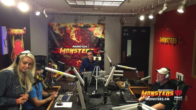 Savannah tells a secret about Russ Rollins смотреть онлайн