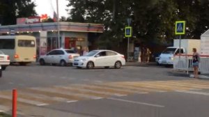 Казачий пешеходный переход в Адлере на улице Ленина