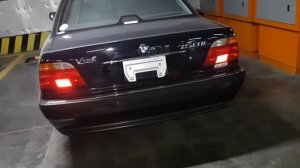 Легенда бмв е38 v12  хронятся в гараже у одного...