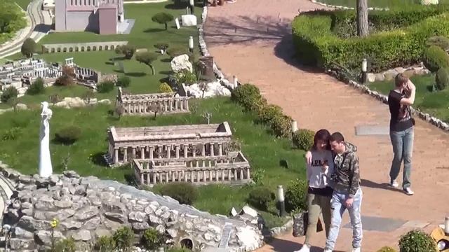 Парк "Италия в миниатюре" в Римини. Поезд смотреть онлайн