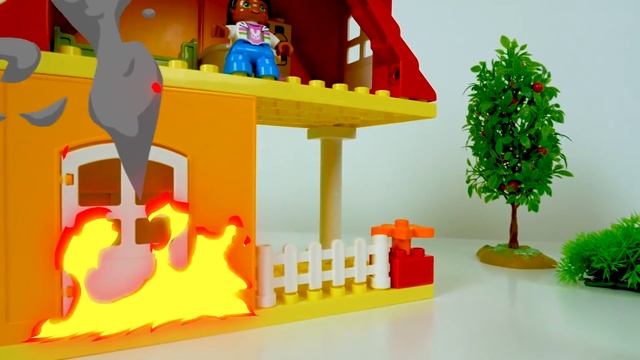 Автошкола для самых маленьких - Игрушка-машинка Автолестница справилась с уроком - Развивающее виде смотреть онлайн