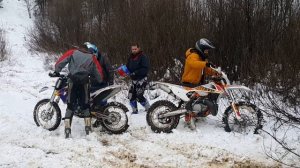 Как КТМ КТМом заводили..  или о запуске мотоцикла без кик-стартера