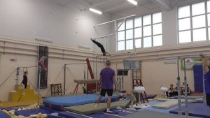 Упражнения на перекладине. Открытое первенство г. Минска по гимнастике спортивной.