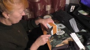 Мама распаковывает Ugoos X3 PRO и пульт g20s