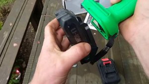 Распаковка Аккумуляторная цепная пила ZITREK