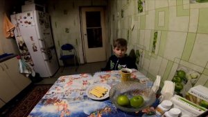 ШКОЛЬНИК ПОСТРИГ СЕСТРУ НОЖНИЦАМИ