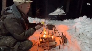Таежный быт. Ночь в тайге в избе. Подготовка зимовье к сезону.