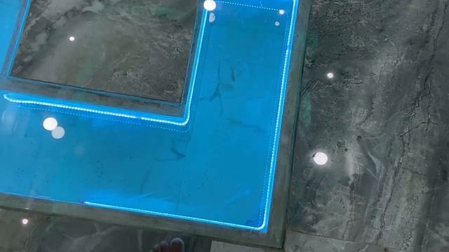 Amazing Under Floor Fish Tank (Underground Fish Aquarium) смотреть онлайн