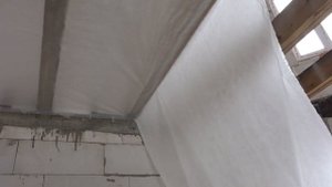 Пароизоляция на потолок в одиночку. Пароизоляция потолка