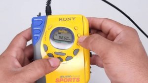 Vintage Sony Sports Walkman Radio/Cassette Player WM-FS493