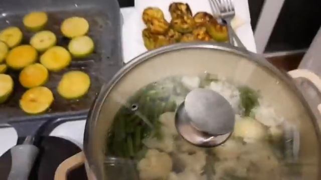 Хто сказал,шо мясо сухое?Анука на ковер?♥️овощи по -корейски.Помогаю еще одному каналу??????? смотреть онлайн