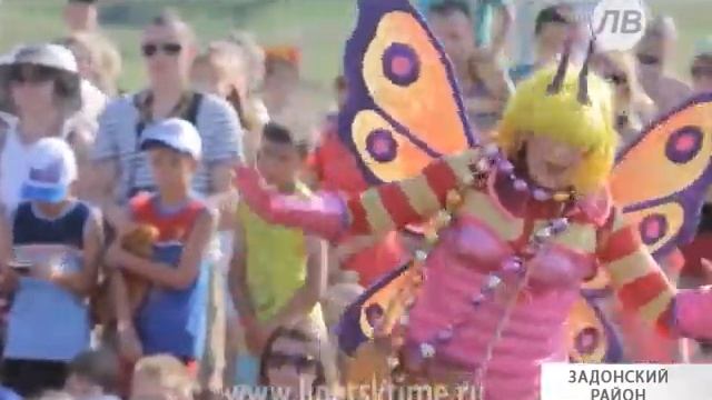 Гости "Кудыкиной горы" увидели выступления ул... смотреть онлайн