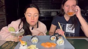 FIRST ASMR MUKBANG | ПЕРВЫЙ АСМР МУКБАНГ |SUSHI ROLLS SASHIMI |СУШИ РОЛЛЫ САШИМИ| 壽司卷 生魚片 | 스시 롤 사시