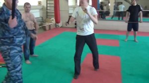 палка против ножа