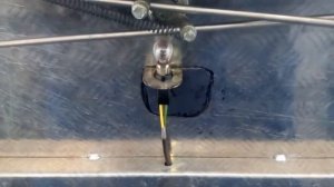 Подогрев личинки замка из лампочки