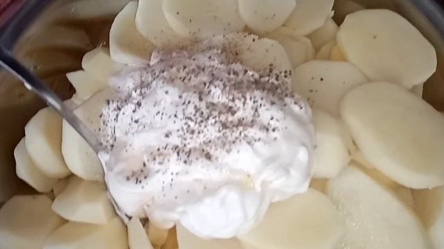 Рыба запечённая с картошкой под сырной корочкой в духовке. Максимально сочная и нежная!