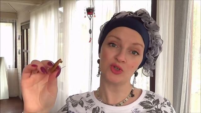 Как завязать палантин на голове осенью. Простые фасоны для тех, кто торопится и у кого есть челка.