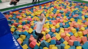 Батутный центр, прыжки на батуте, прыжки с вышки, развлекательный центр, детский парк развлечений