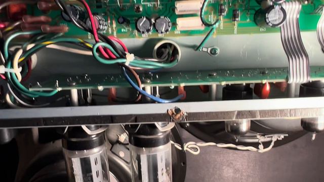 '93 Fender Blues Deville: Spa Day Begins смотреть онлайн